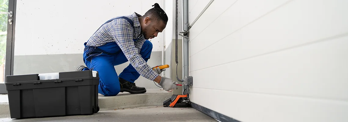 Repair Garage Door Not Closing But Light Flashing in Rolling Meadows, IL